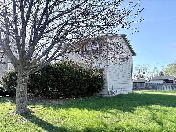 2nd image of 100 NE 5th Ct