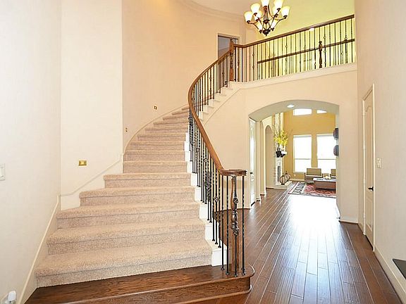 5th image of 2502 Sparrow Crest Dr