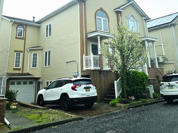 56 Erika Loop, Staten Island, NY 10312