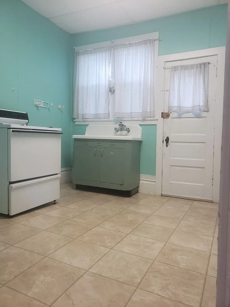 528 South Warren Avenue — Photo 2