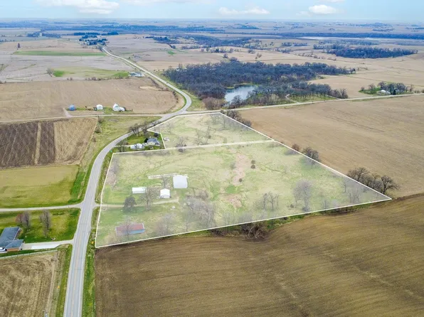 5823 Highway S74 S, Newton, IA 50208