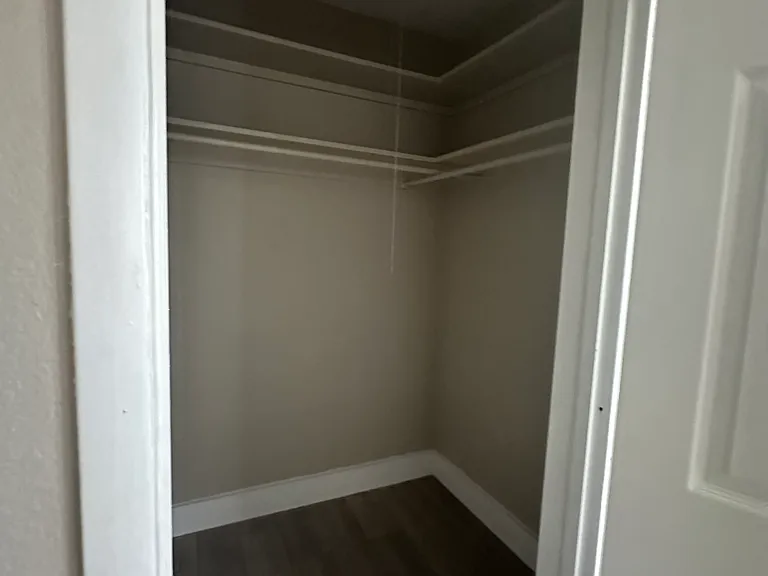 7112 S Shore Dr S — Photo 25