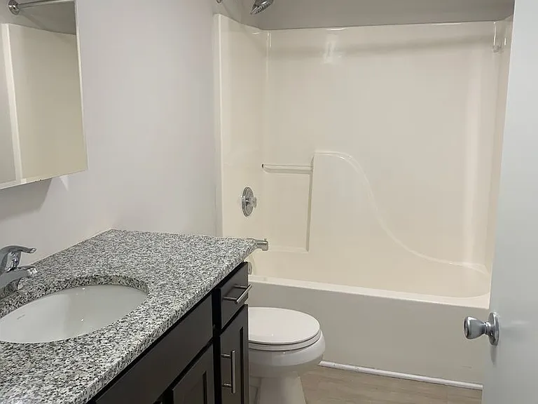 2745 Grinstead Dr #106 — Photo 19