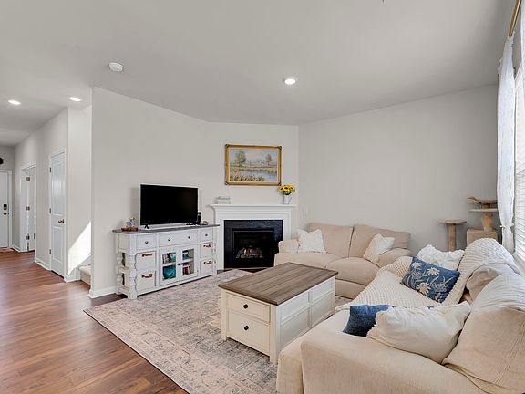 2nd image of 326 Gammon Ln
