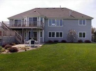 2118 N Hickory Ct, Summit, WI 53066