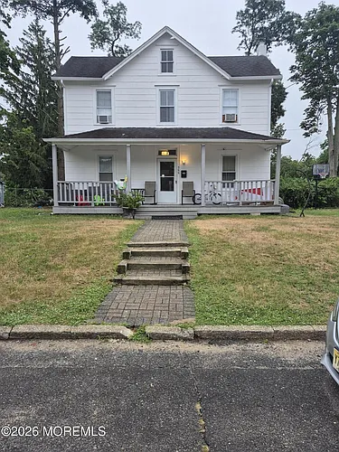 366 Lake Ave Photo 1