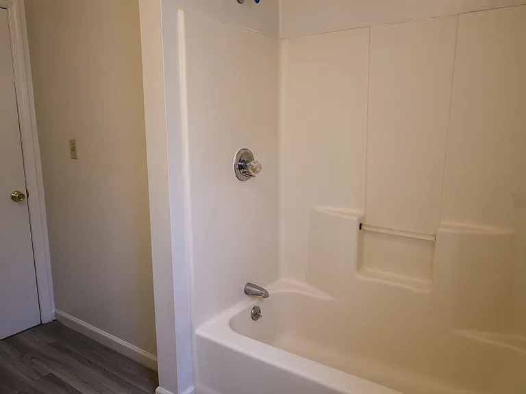 27 Hone St #4 — Photo 12