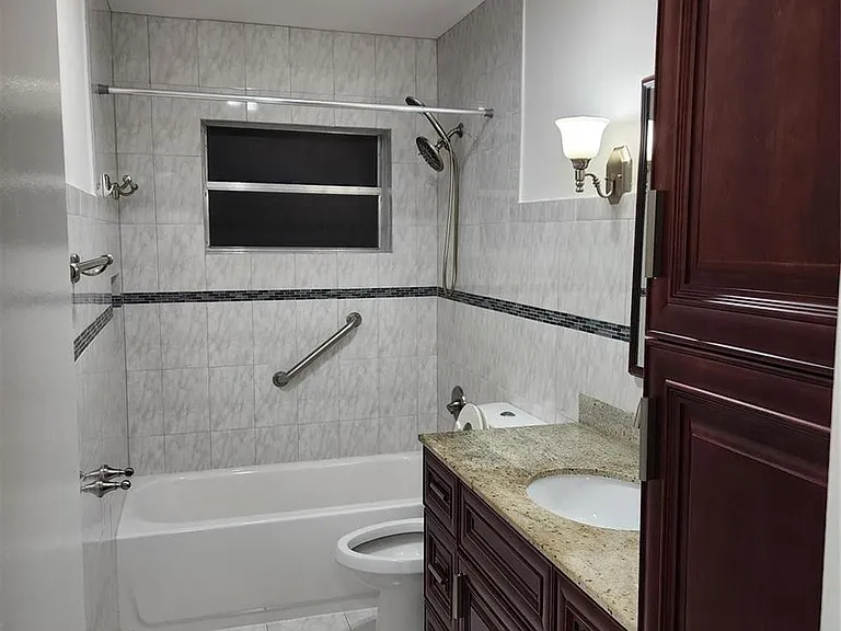 5140 SW 40th Ave #26C — Photo 14