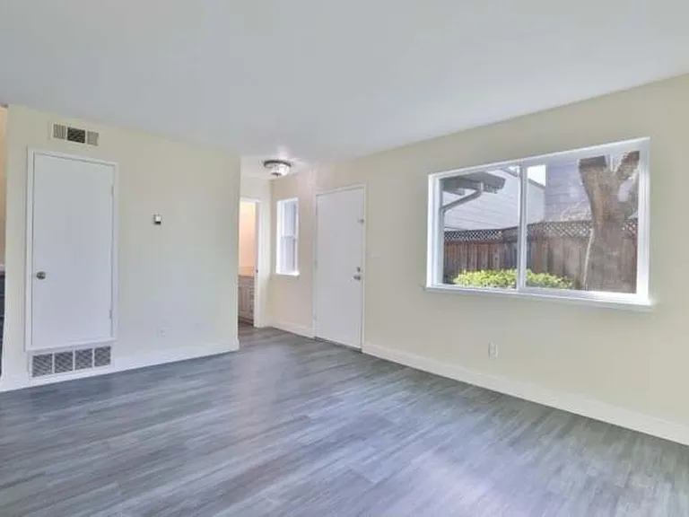 3229 Sieber Way — Photo 3