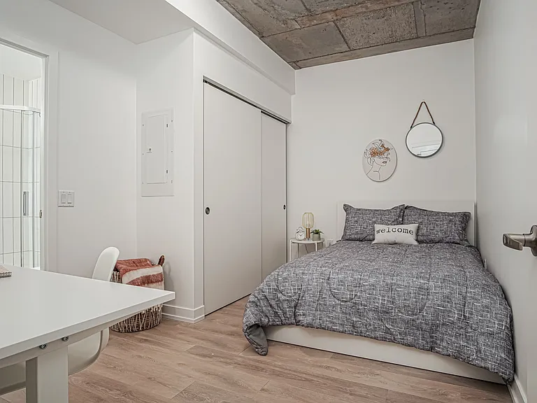 333 University Ave — Photo 16