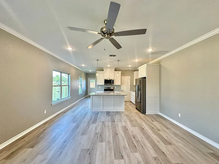 3 Bedroom 2.5 Bathroom Townhomes At Villa Rosa! Now Offering 1/2 Off First Full Months Rent! — Photo 5