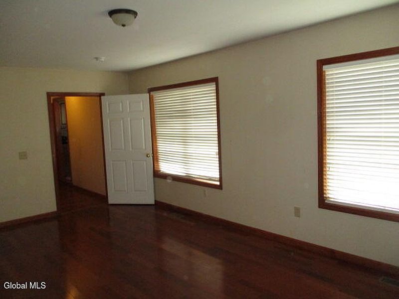 2nd image of 2 Williams Street