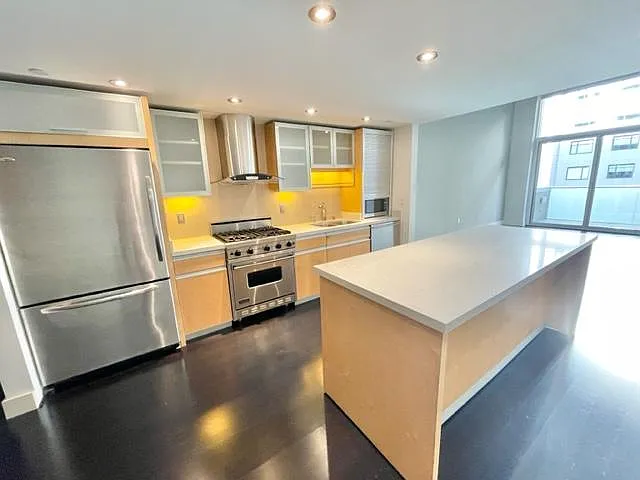 188 King St #304 — Photo 10