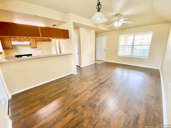 4th image of 3134 LANCREST DR