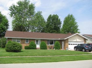 1115 N Collins Dr, Effingham, IL 62401