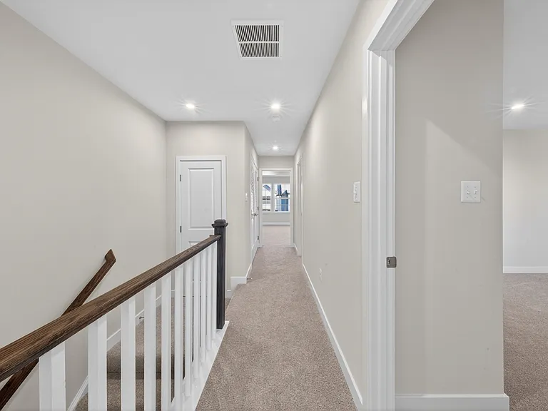 240 E Main St — Photo 14