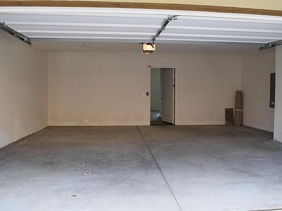 4th image of 40924 Lacroix Ave