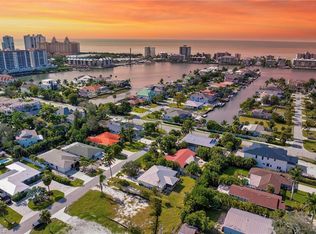 519 95th Ave N, Naples, FL 34108