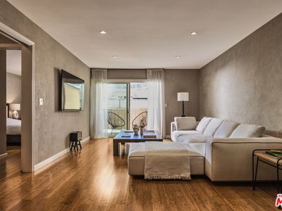 705 Westmount Dr APT 309, West Hollywood, CA, 90069