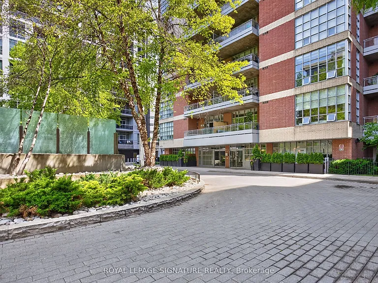 23 Brant St #213 — Photo 2