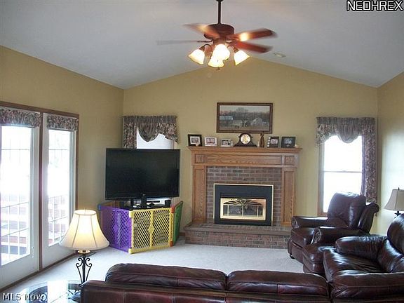 4th image of 1214 Fairway Dr