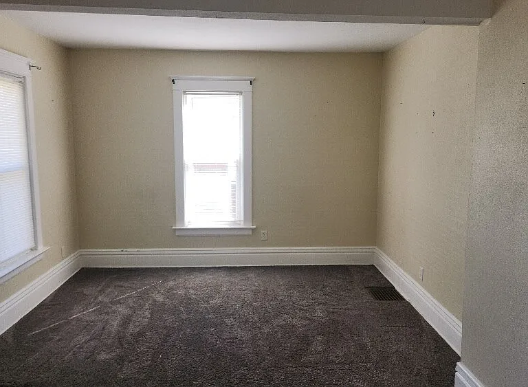 582 Main St — Photo 8