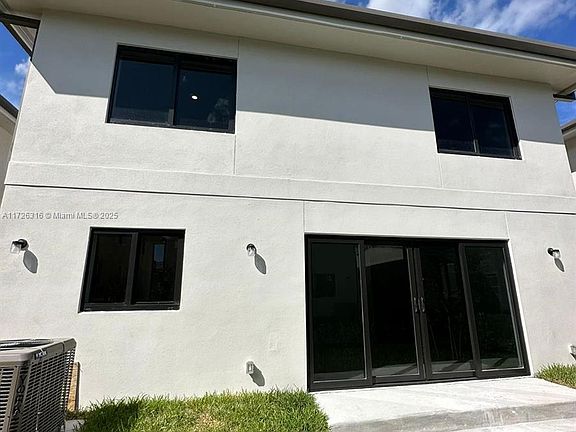 4th image of 1171 NW 2nd St #390