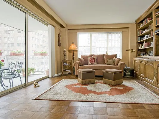 Sold by Sotheby's International Realty | media 20