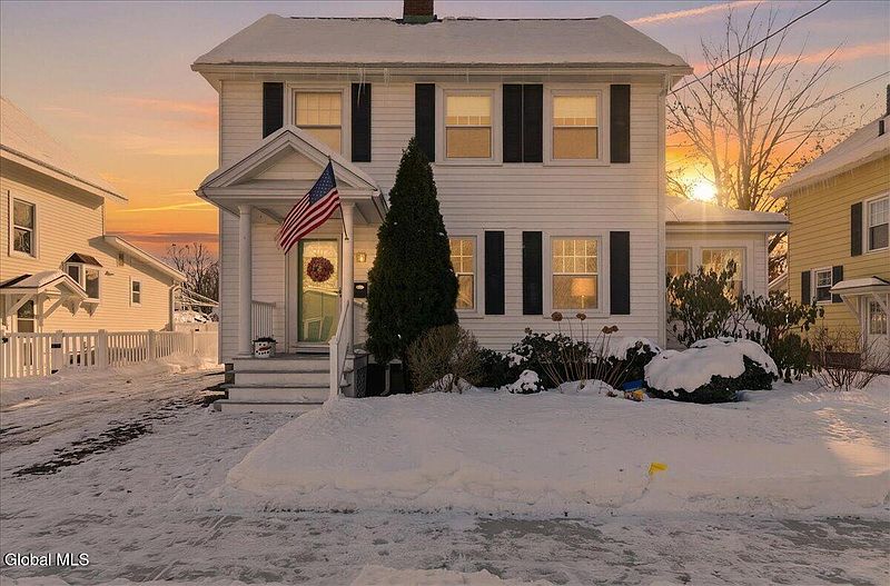 3rd image of 15 Raymond Avenue