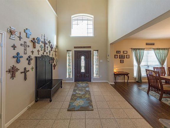 2nd image of 3008 Kings Isle Ln
