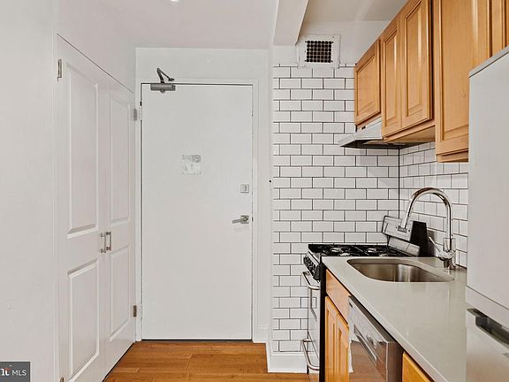 2nd image of 1810 Rittenhouse Sq APT 313