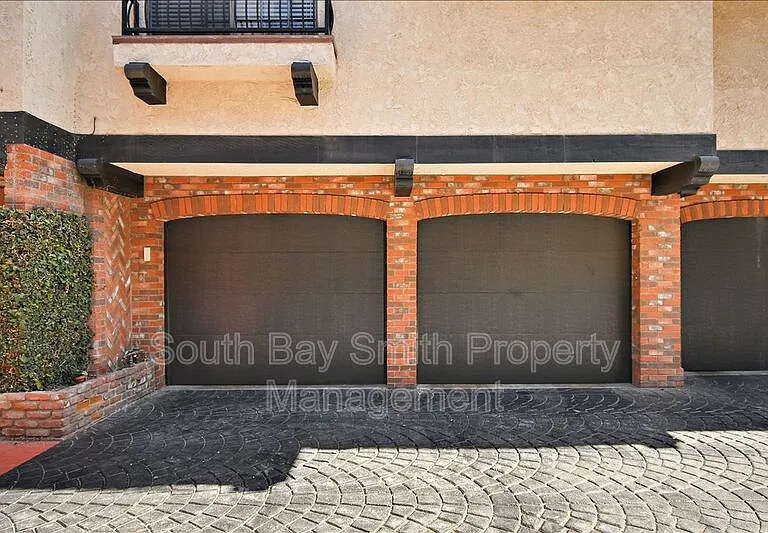 227 S Irena Ave #4 — Photo 36