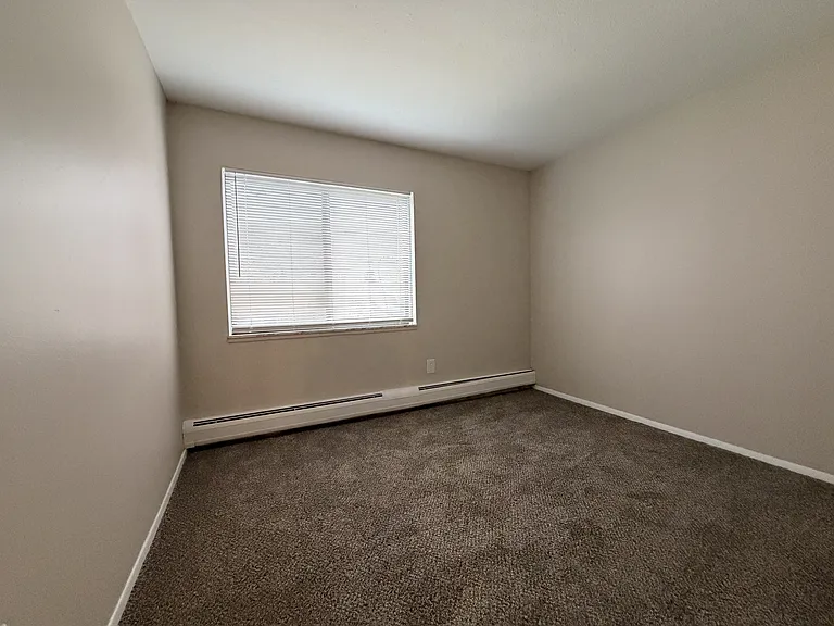 Huntington Green Apartments — Photo 19