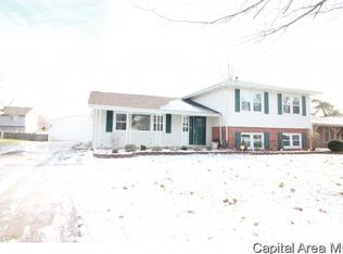 2908 Arlington Dr, Springfield, IL 62704