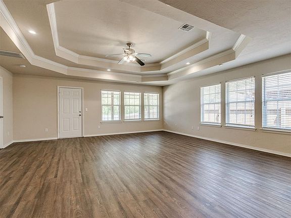 3rd image of 613 SE 26th St