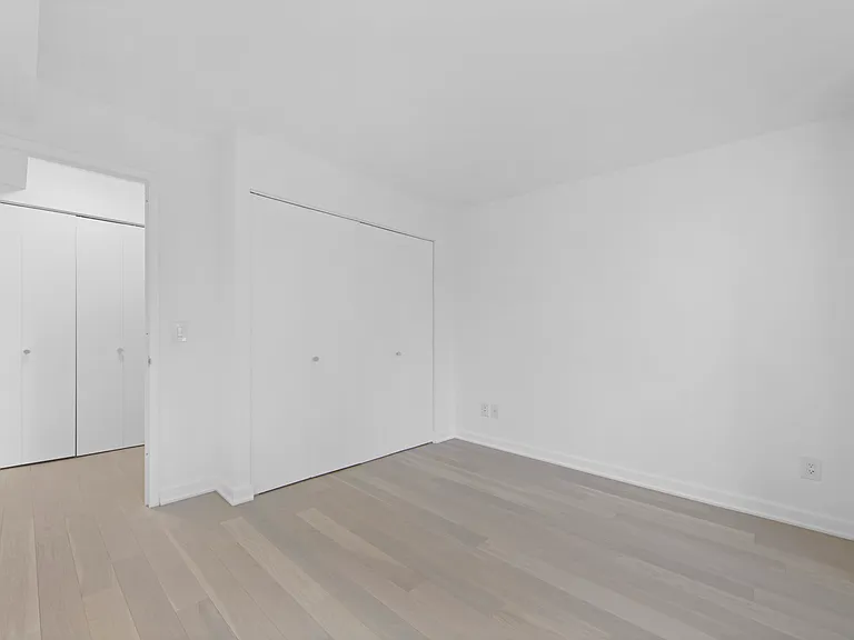 77 W 24th St #15E — Photo 6