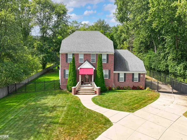 2770 Hickory Lawn Rd, Rochester Hills, MI 48307