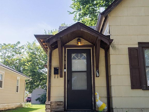 2nd image of 119 N Dicks St