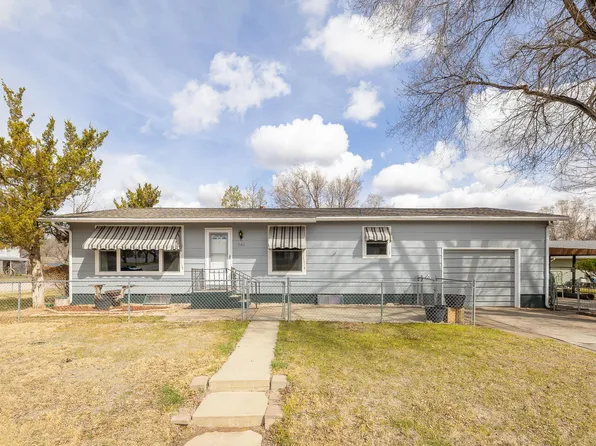 201 S 20th St, Hot Springs, SD 57747