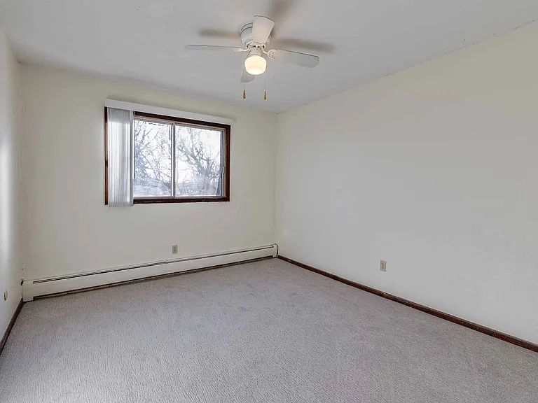 956 Place Apartments — Photo 33