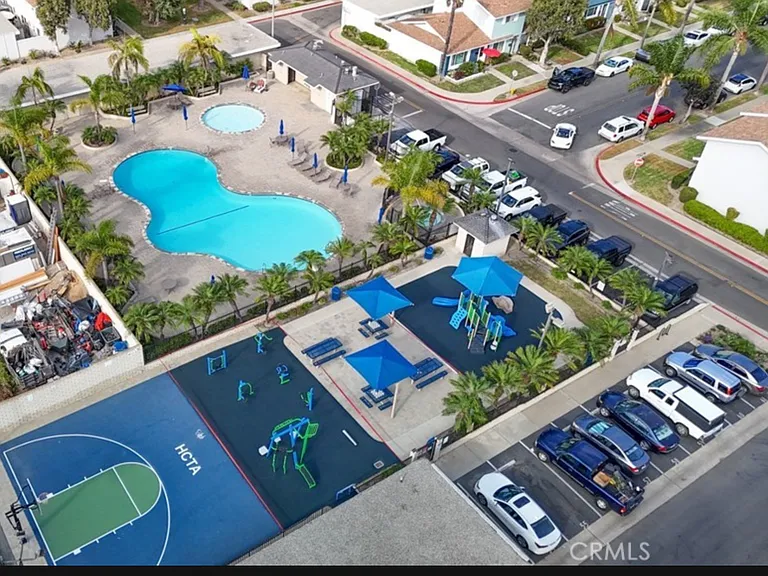 9856 Continental Dr — Photo 17