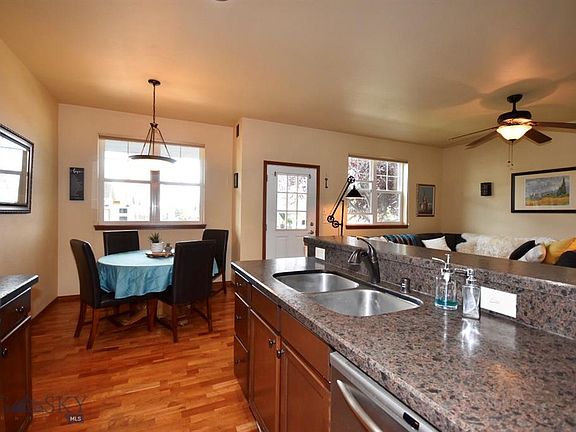 5th image of 4354 Glenwood Dr Unit A