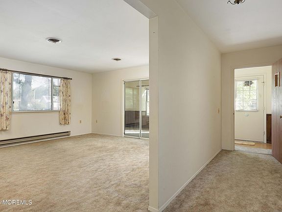3rd image of 23 Easton Drive #61