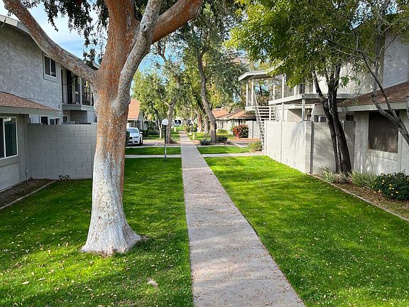 3rd image of 1030 N 85TH Place