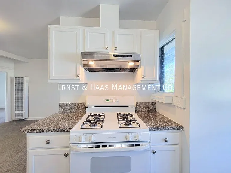 546 Lime Ave — Photo 10