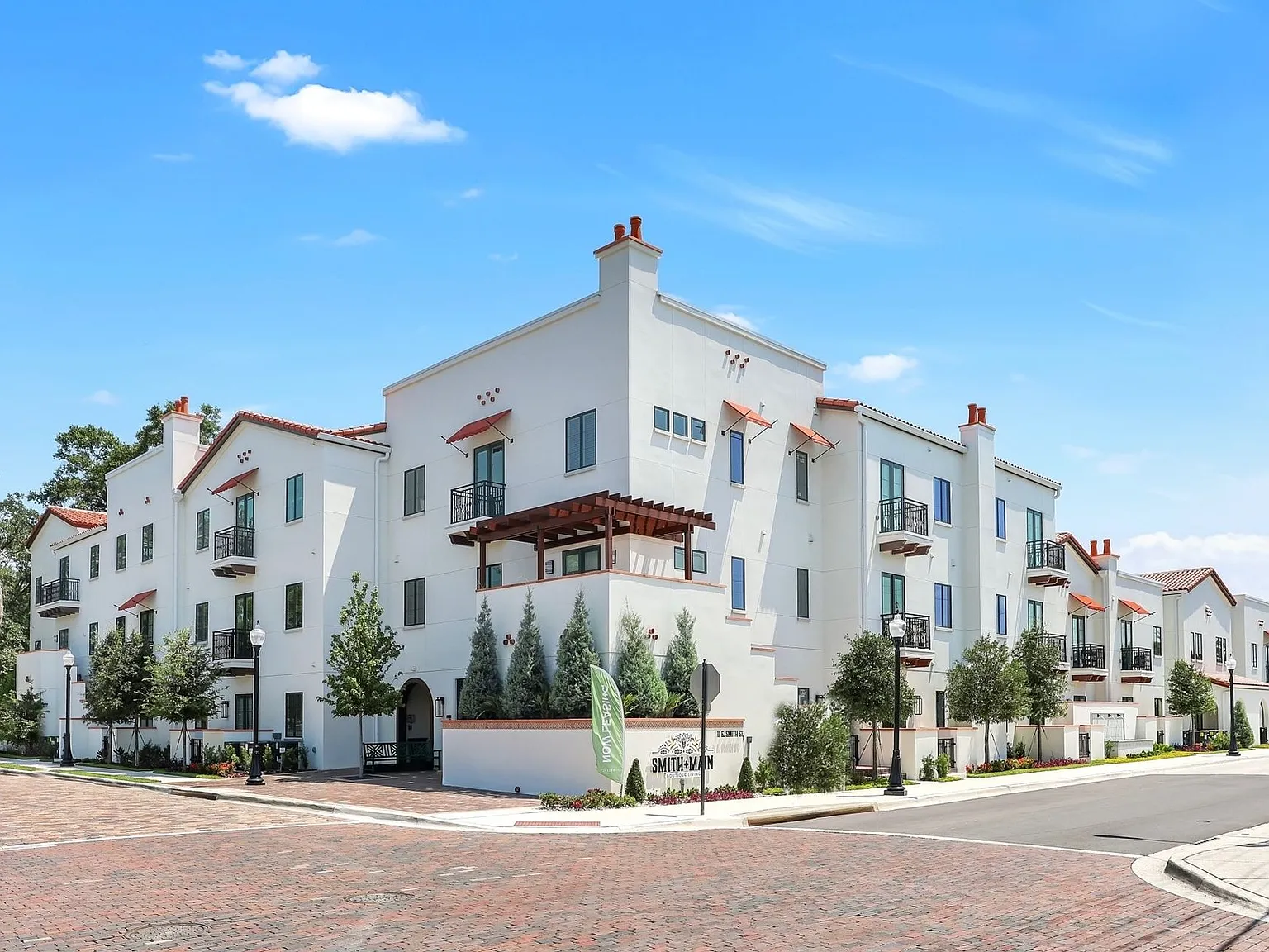 Experience Modern Luxury at Smith & Main: Premier Living in Downtown Winter Garden — Photo 2