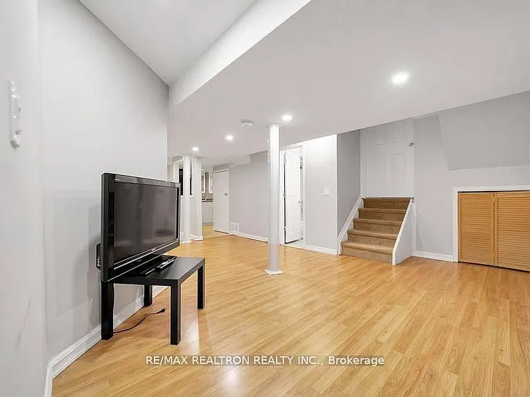 28 Hartwell Way — Photo 7