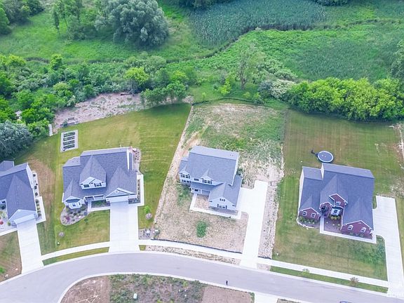 4th image of 10187 Meadowmere Pl
