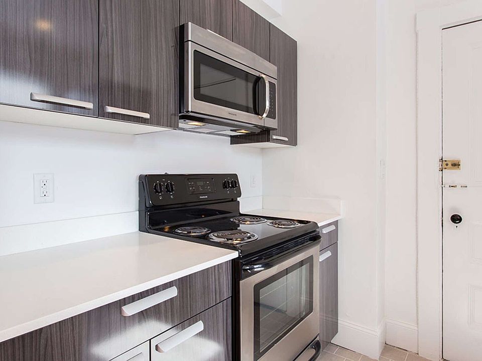 2nd image of 457 Centre St APT 0202