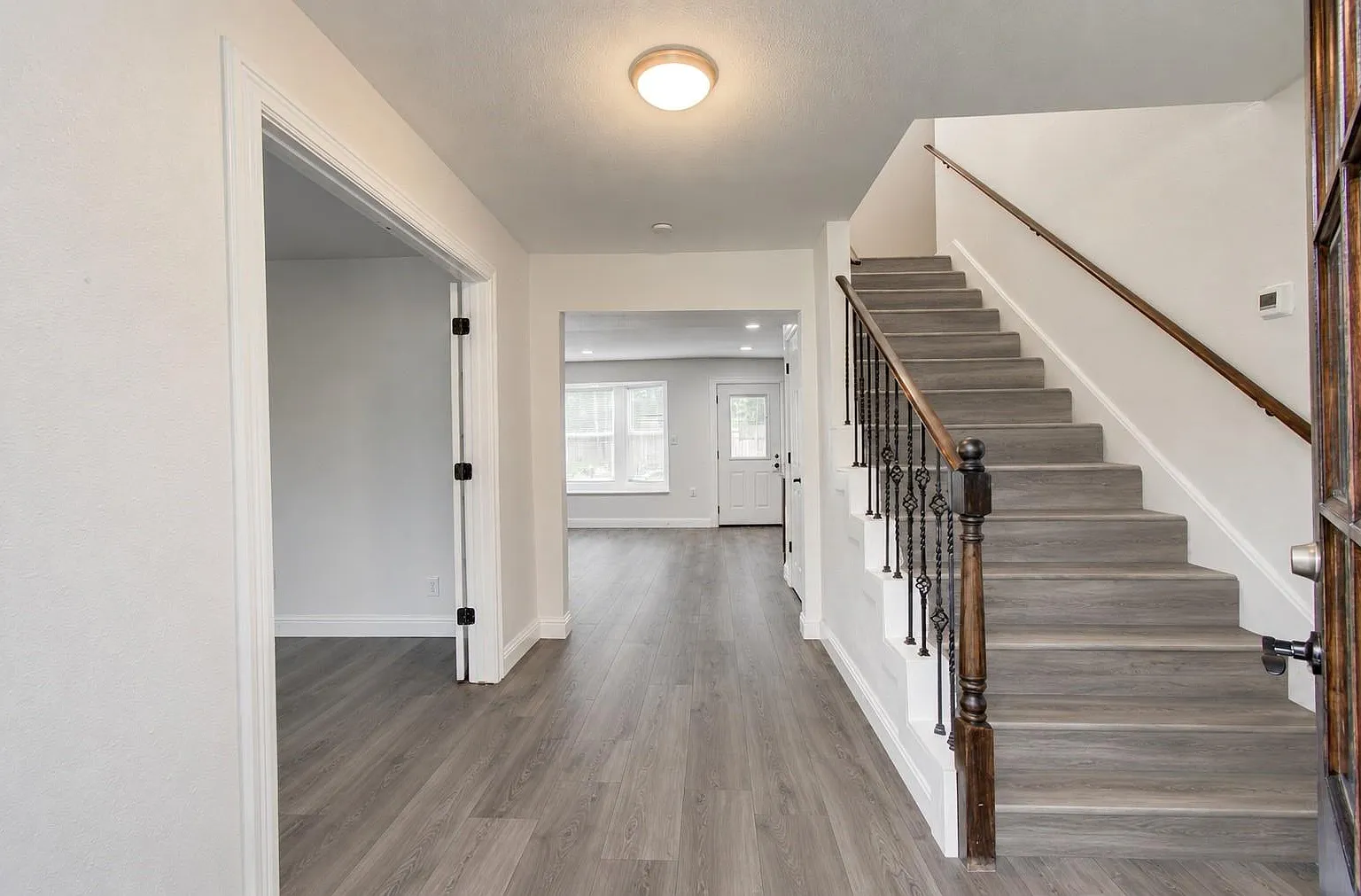 4 bed, 3.5 bath, 3008 sqft, $2,400 — Photo 3